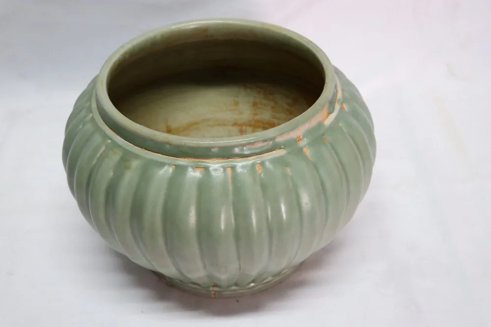 Antique Chinese Song dynasty Celadon Jar, view 2