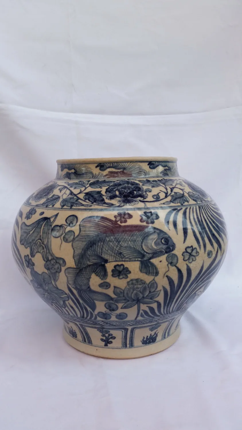 Chinese Antique Blue and White Porcelain Ming Dynasty Vase, view 3