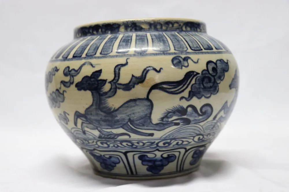Rare Blue and White Ming Dynasty Pot with Mark of Emperor Hongwu, view 3